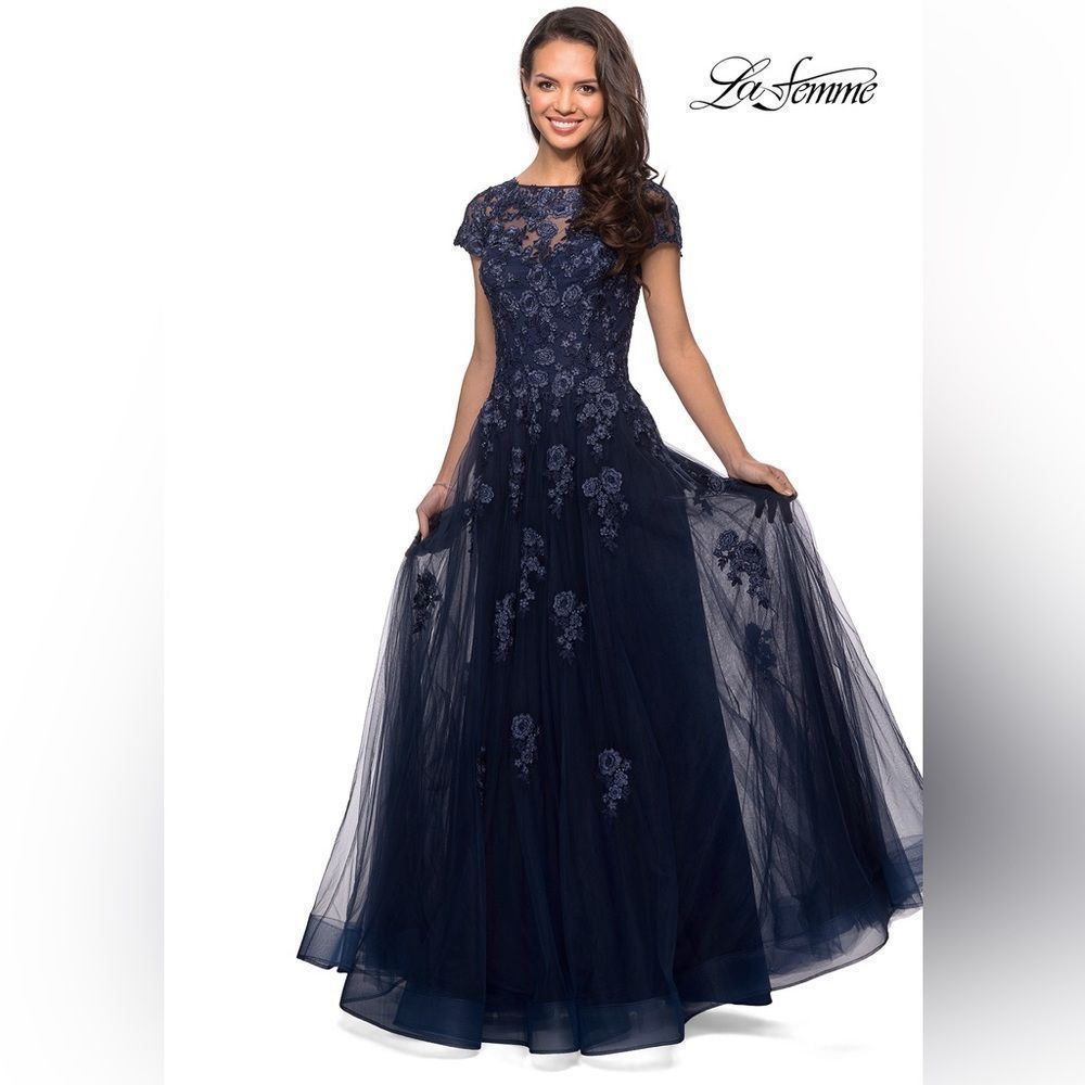 NWOT La Femme embroidered ball gown style 26907 midnight navy size 12